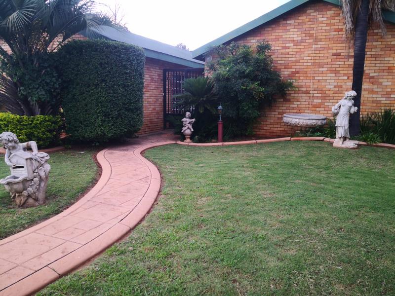 5 Bedroom Property for Sale in Stilfontein North West